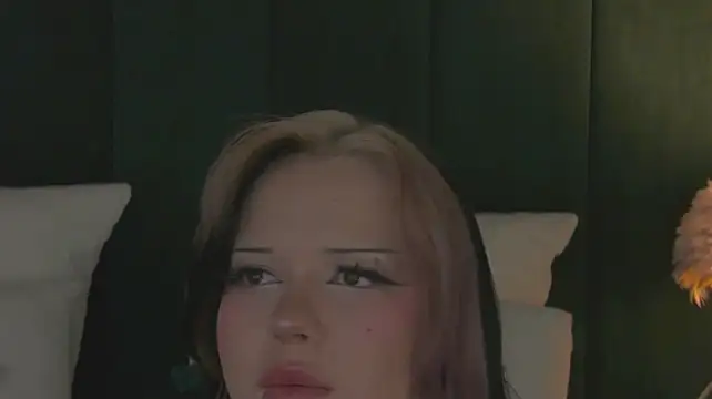 KittyNuarr Chat XXX in diretta