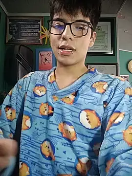 צ'אט XXX בשידור חי של Milo_Wolff