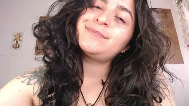Marci_owo Chat XXX in diretta