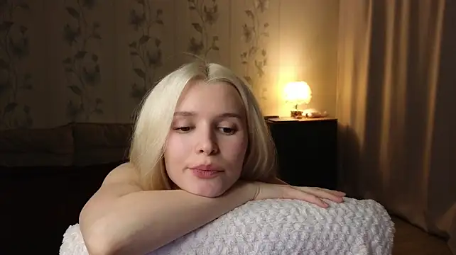 Chat +18 de yennaone ao vivo