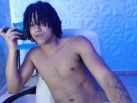 Chatroom XXX en direct de desireblack_