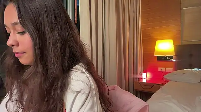 Chat +18 de ReynaMccarron ao vivo