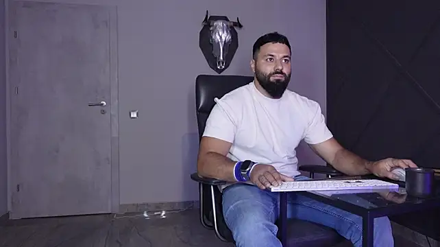mattmasterss Adlı Modelin Canlı XXX Sohbeti