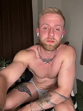 XXX chat uživo modela MickySteel