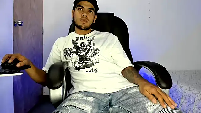 mikee_scooth Chat XXX live