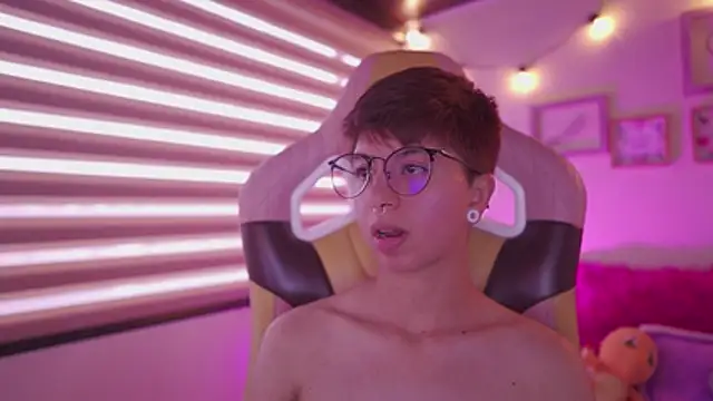 Chat +18 de tommy_blue ao vivo