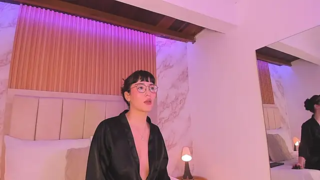 Catalina_222's Live XXX Chat