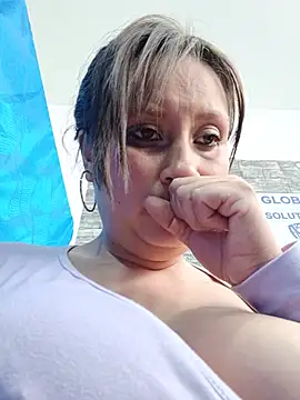 LIA--23 Adlı Modelin Canlı XXX Sohbeti