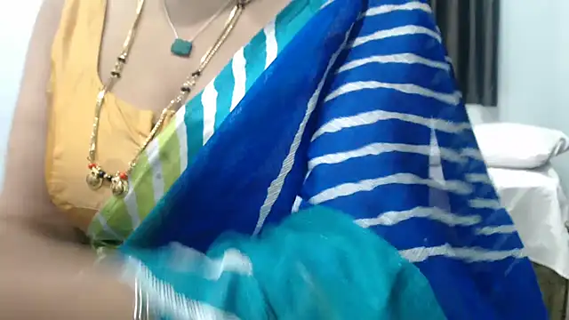 sunitha-3 élő XXX-chatje