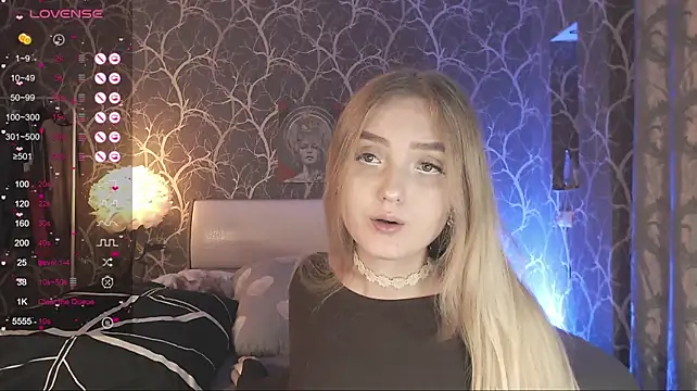 MiaMiaMeow Adlı Modelin Canlı XXX Sohbeti