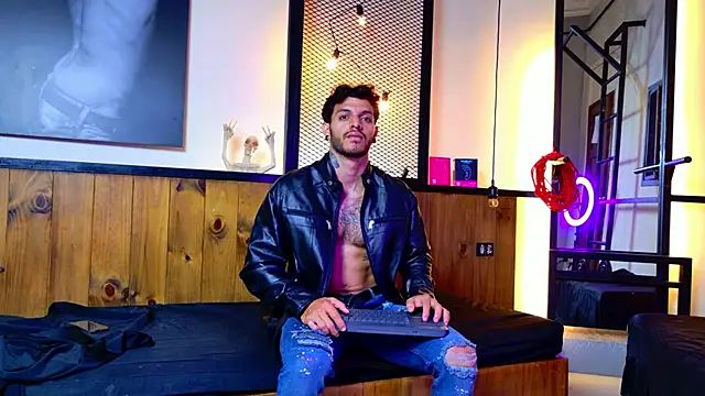JuanBlade Adlı Modelin Canlı XXX Sohbeti