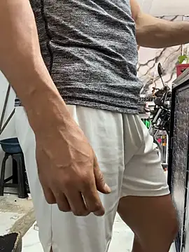 Paul22cm-'s Live XXX Chat