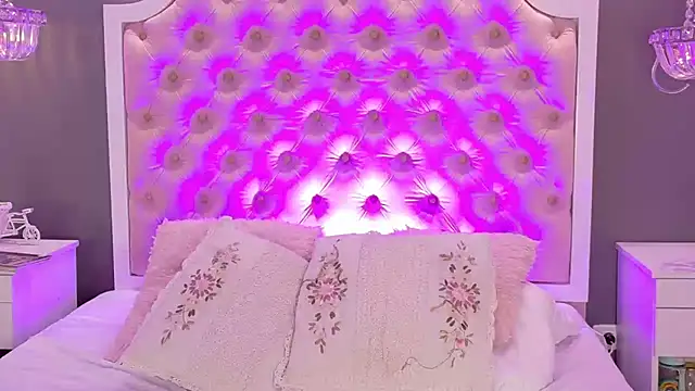 MillaJames_'s Live XXX Chat