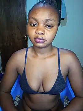 innocentbitch1's Live XXX Chat