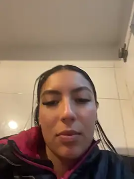 Julieth_ec_'s Live XXX Chat