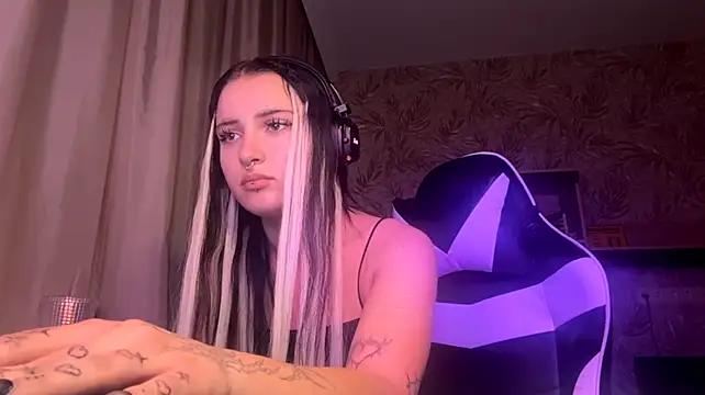 SharikaBabecki Chat XXX in diretta
