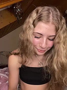 MilaRoseee's Live XXX Chat