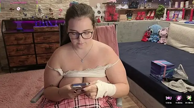 Kimberly-Caprice Live XXX-Chat
