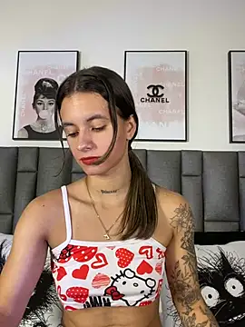 JuliaColemann Adlı Modelin Canlı XXX Sohbeti