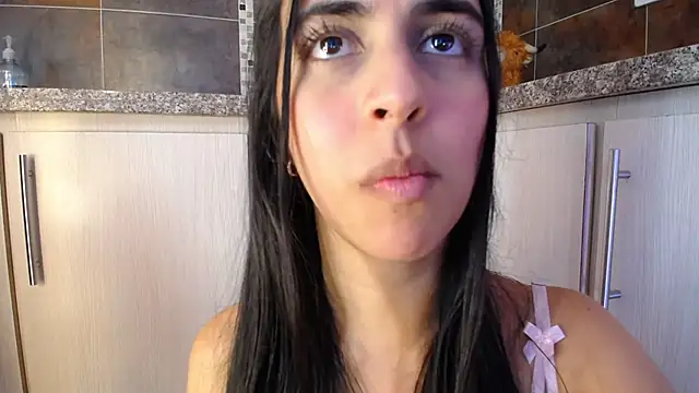 anna_alvarez's Live XXX Chat