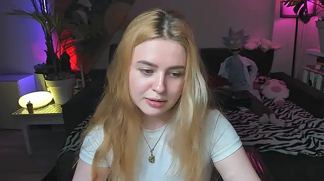 Alexa_Pirs 라이브 XXX 채팅