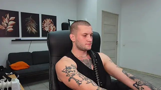Igor_Wilde élő XXX-chatje