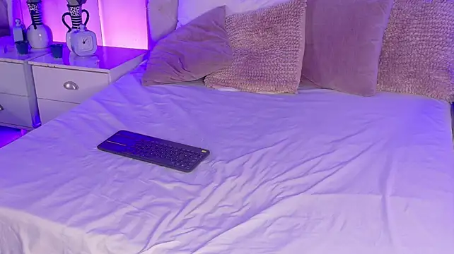 Chat +18 de SamyBlonde ao vivo