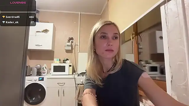 צ'אט XXX בשידור חי של AngelJeni