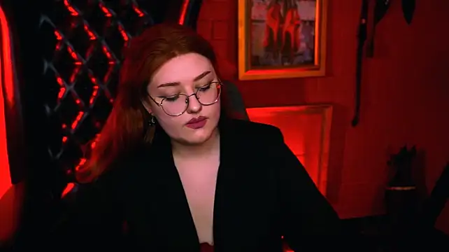 צ'אט XXX בשידור חי של StaceyJensen