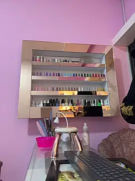 Nails_Lucia élő XXX-chatje