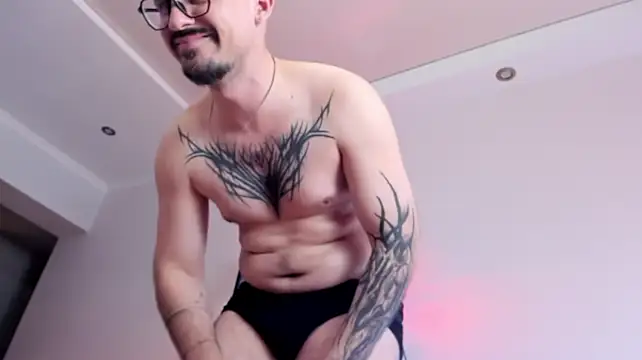 AssHunter4k Chat XXX in diretta
