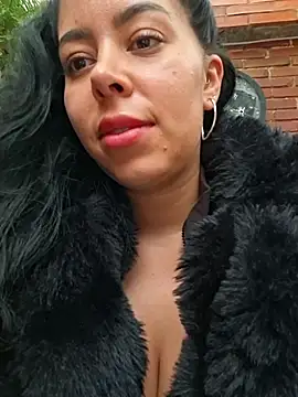 Chatroom XXX en direct de Luianna