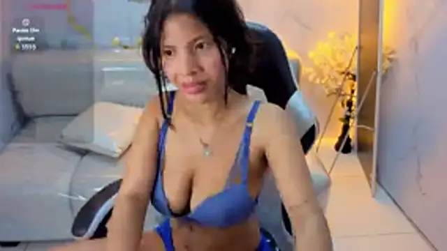 emily_smith_t's Live XXX Chat