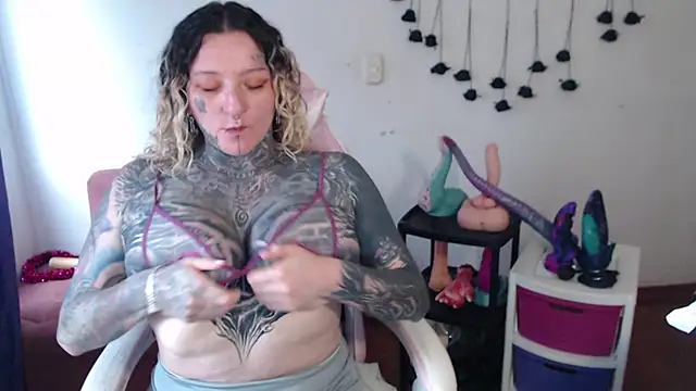 SLOPPYTITSS Live XXX-Chat
