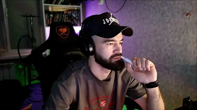 XXX chat uživo modela _Serious_Man