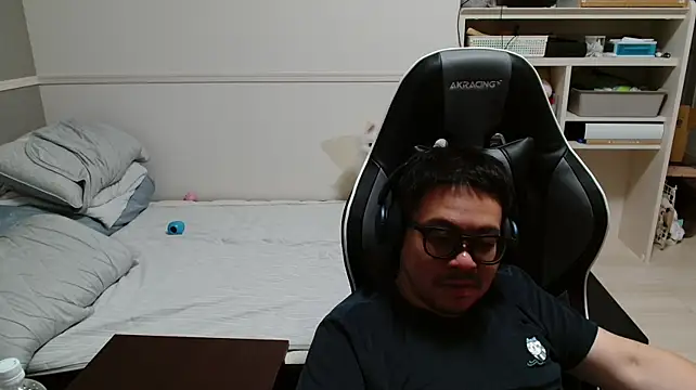Show modela takajiru na web-kameri