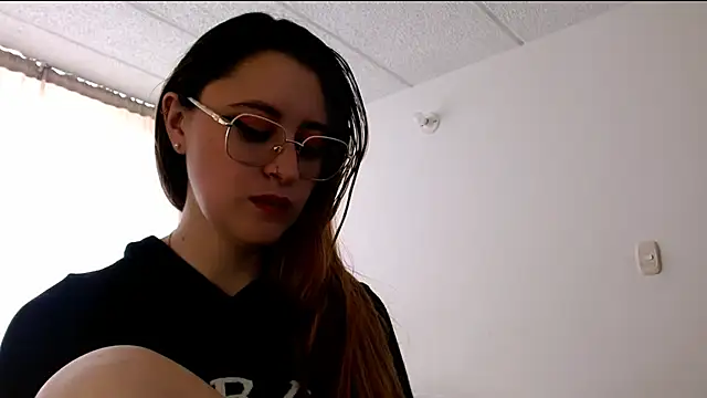 Juls_winter_ Chat XXX in diretta