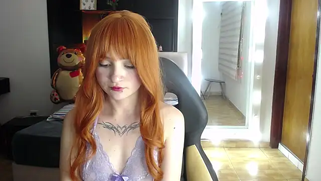 _Charlotte_Collins_'s Live XXX Chat