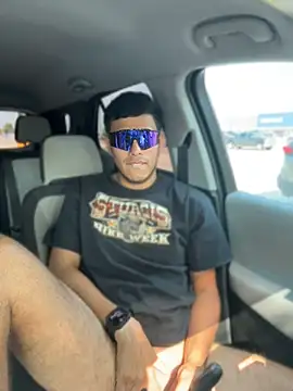 StrokingDaddy4 élő XXX-chatje