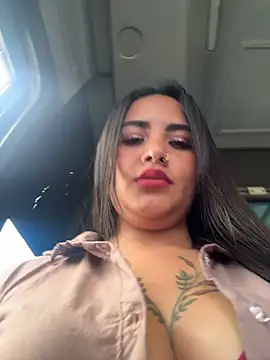 Chat XXX en directo de MAYE__13