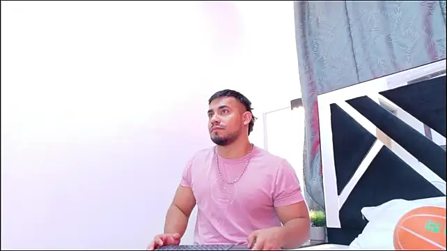 XXX chat uživo modela DrakeEvans