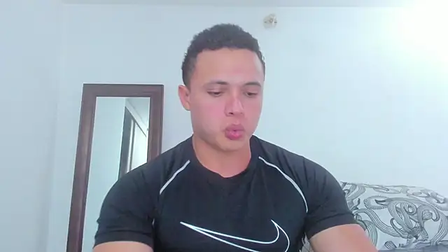 Živý XXX chat KingLevi01