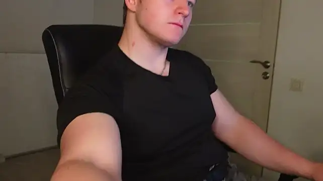 Richard_Dullas live XXX chat