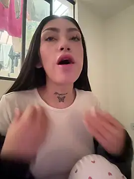 Bonny_Eva Adlı Modelin Canlı XXX Sohbeti