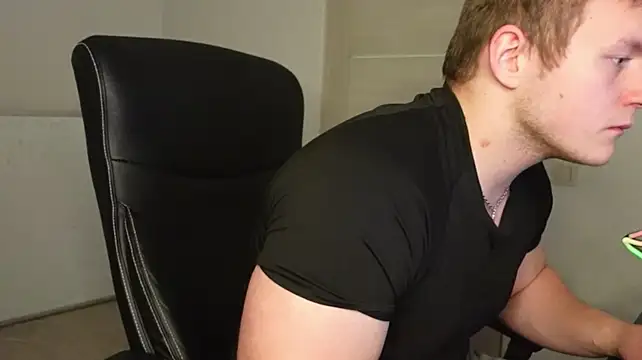 Richard_Dullas Chat XXX in diretta