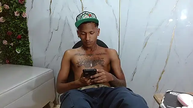 ManSant Chat XXX live