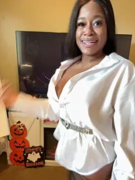 TikaMoonX Show in webcam