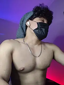 Онлайн чат XXX roxiii_