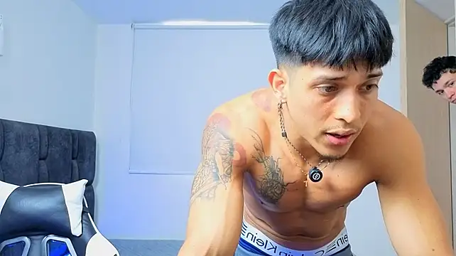 Austin_muscle: онлайн-секс-чат
