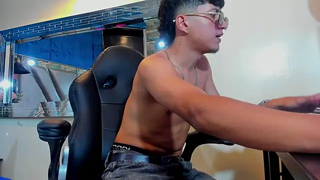 Czat XXX na żywo – Mr_Dylan1